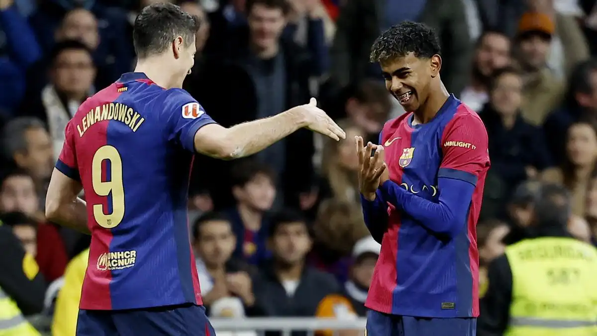 Barcelona thumps Real Madrid 4-0 in dominating El Clasico.