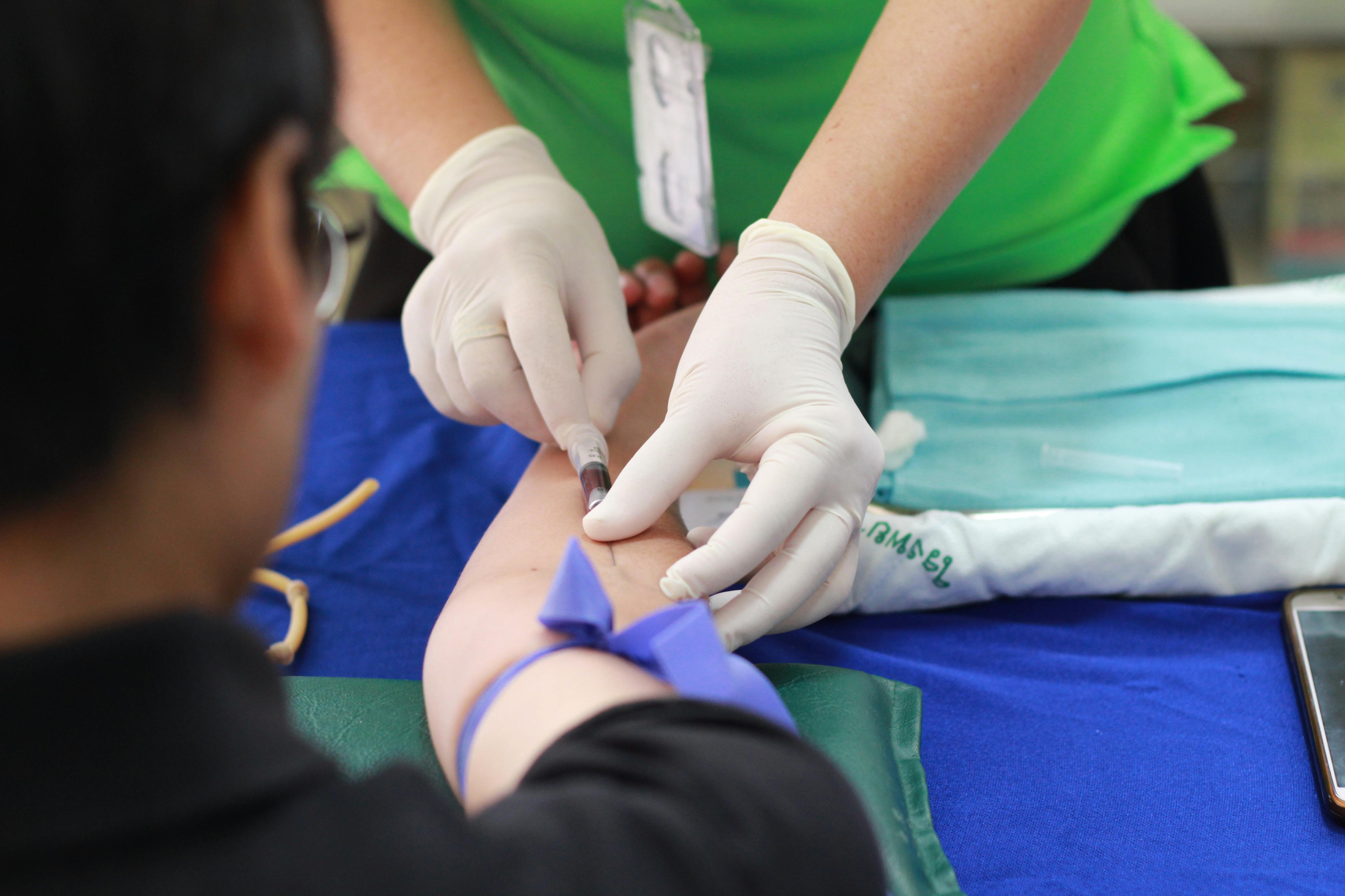 Revolutionizing Healthcare: How Personalized Medicine Will Transform Treatments by 2025